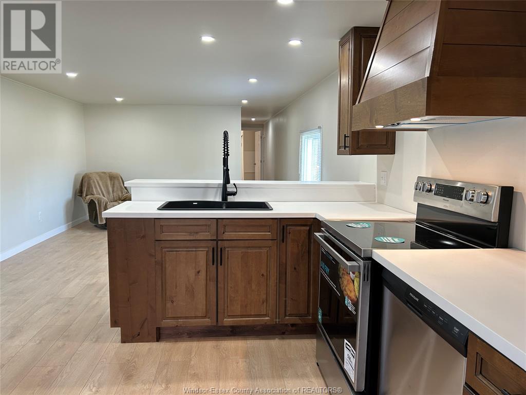 1 Parkside Drive, Mcgregor, Ontario  N0R 1J0 - Photo 4 - 24021495