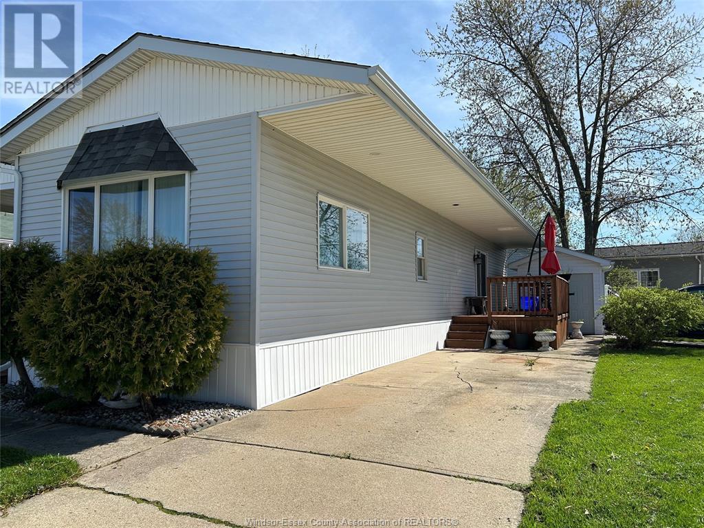 27 Spruce, Mcgregor, Ontario  N0R 1J0 - Photo 2 - 25010561