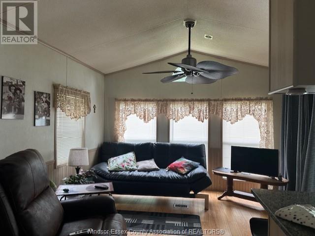 17 Peartree, Colchester, Ontario  N0R 1G0 - Photo 6 - 25015053