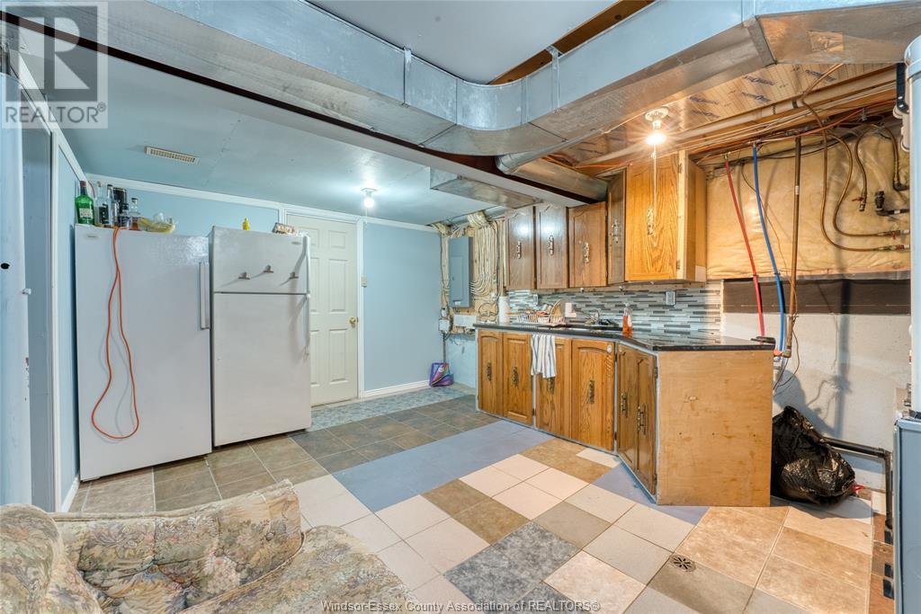 1329 Foster Avenue, Windsor, Ontario  N8W 5P3 - Photo 25 - 25017814