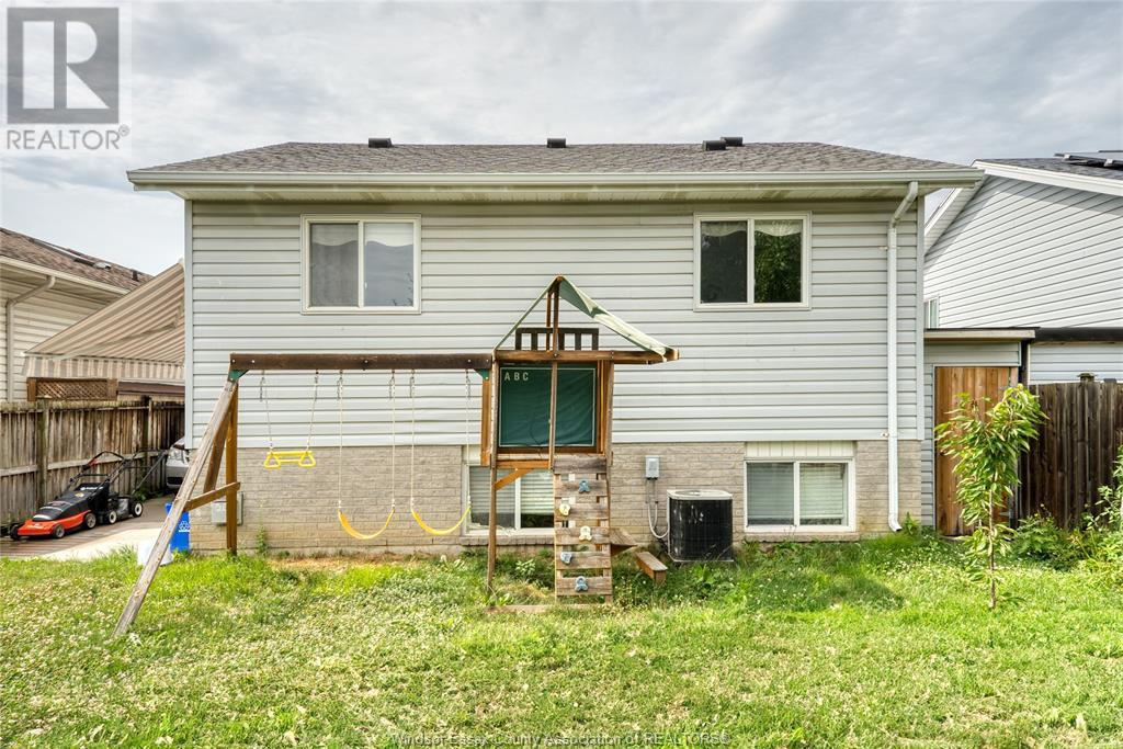 1329 Foster Avenue, Windsor, Ontario  N8W 5P3 - Photo 35 - 25017814