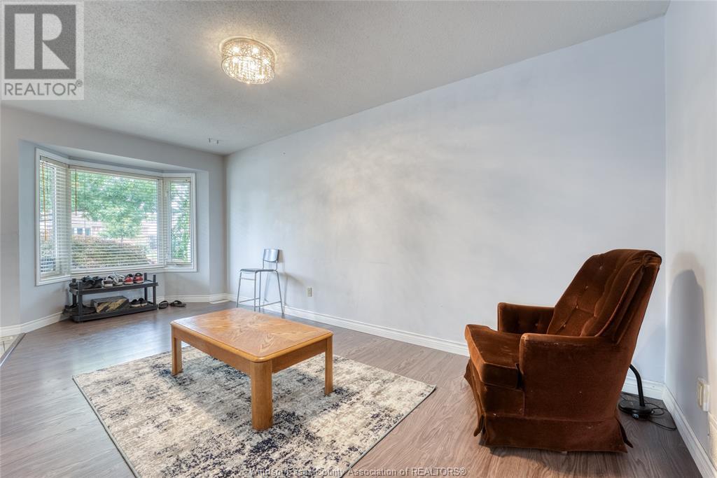 1329 Foster Avenue, Windsor, Ontario  N8W 5P3 - Photo 7 - 25017814