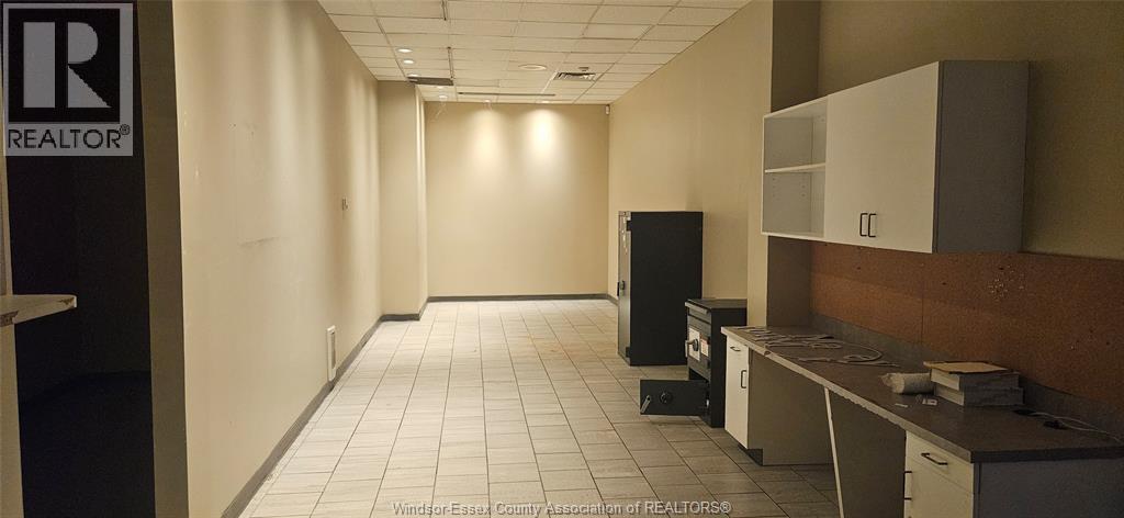 605 Ouellette, Windsor, Ontario  N9A 4J4 - Photo 5 - 25021218