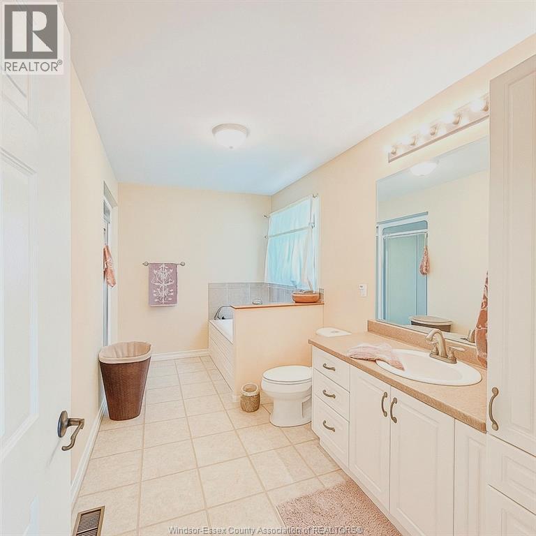 761 East West Road, Pelee Island, Ontario  N0R 1M0 - Photo 18 - 25024008