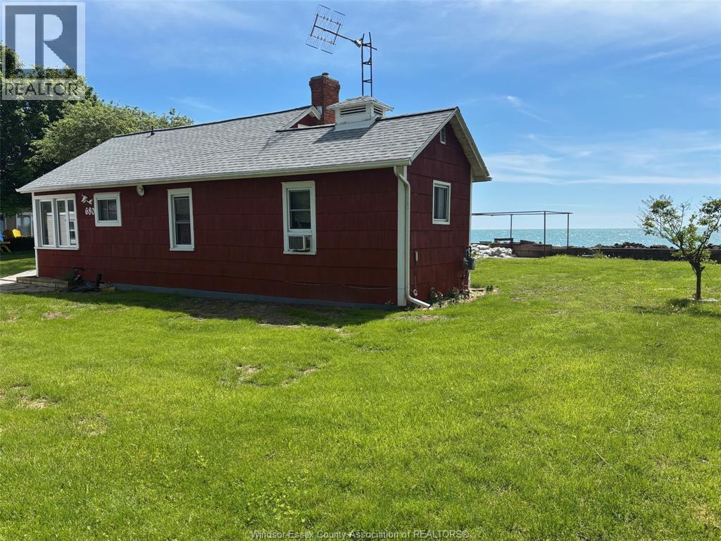 680 Point Pelee Drive, Leamington, Ontario  N8H 3V4 - Photo 5 - 25024904