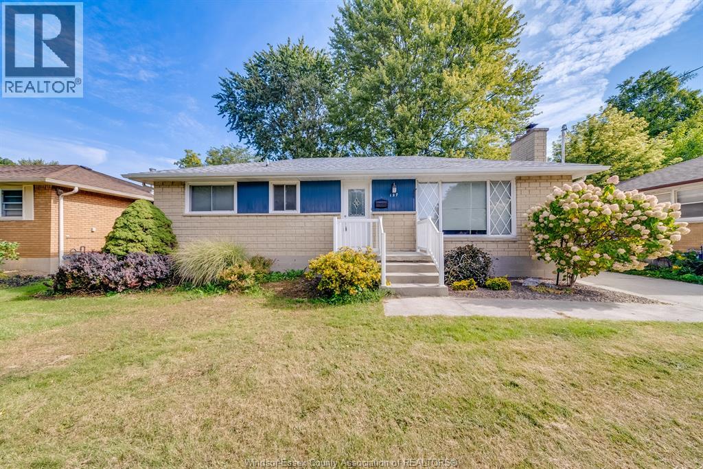 127 COVERDALE STREET, Chatham, Ontario