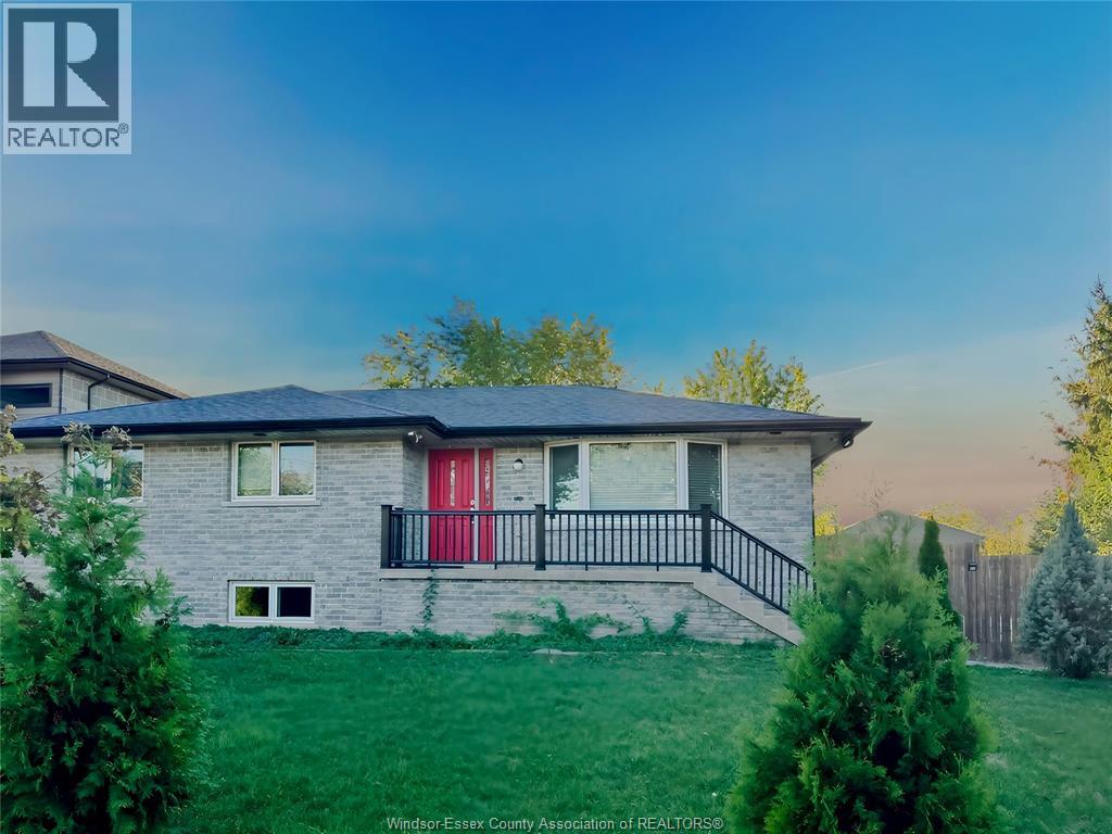 541 Lakeview Avenue, Windsor, Ontario  N8P 1E1 - Photo 1 - 25025078