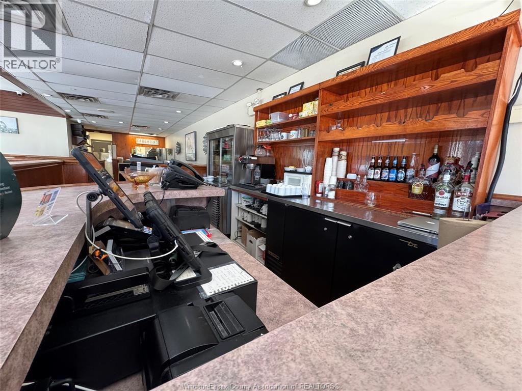 1 Talbot Street East, Leamington, Ontario  N8H 1L1 - Photo 8 - 25026600
