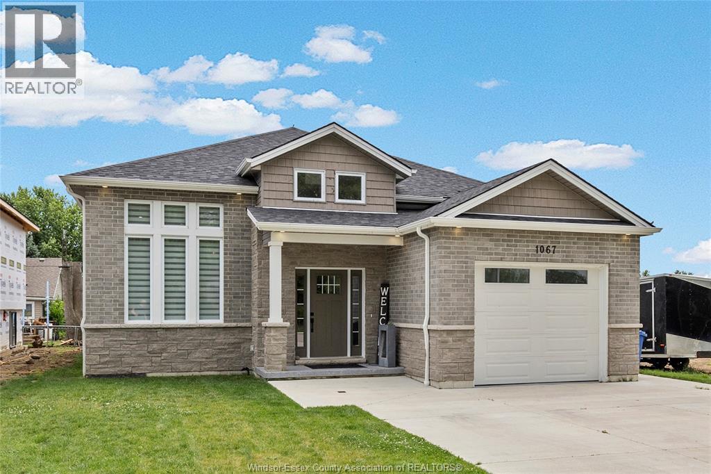 1067 Maple Avenue, Kingsville, Ontario  N9Y 3T5 - Photo 1 - 25027200
