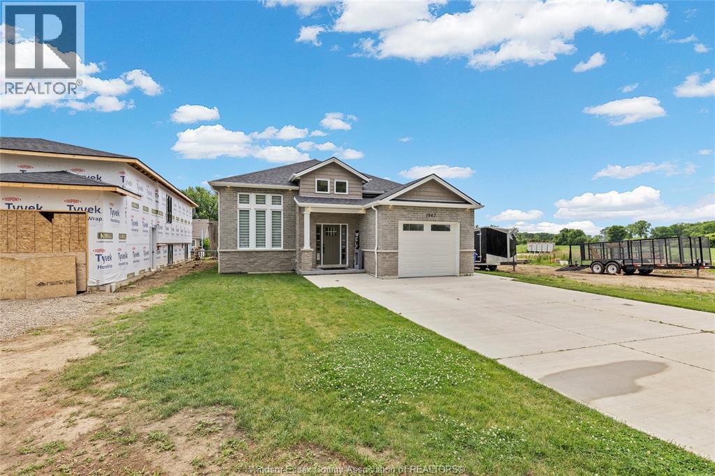 1067 Maple Avenue, Kingsville, Ontario  N9Y 3T5 - Photo 2 - 25027200