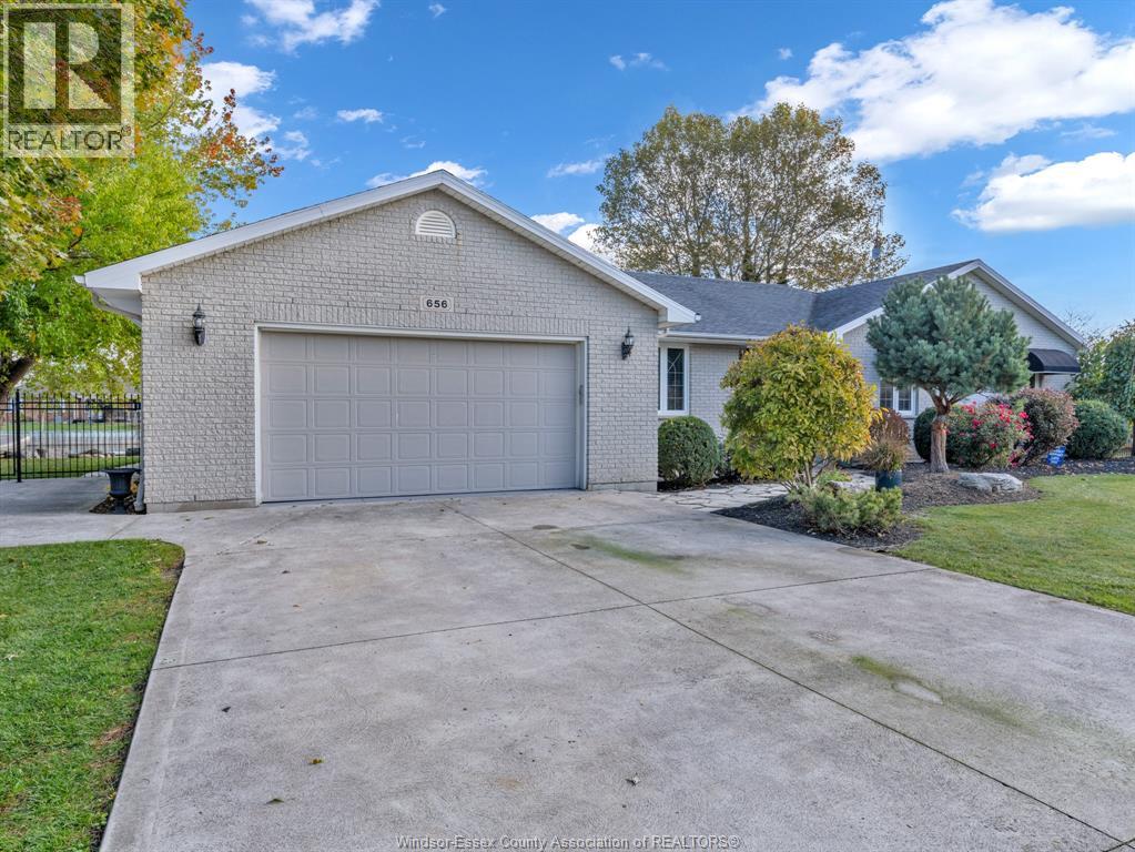 656 Markham, Lakeshore, Ontario  N0P 2L0 - Photo 4 - 25027629