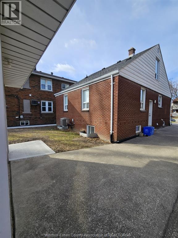 336 Partington Avenue, Windsor, Ontario  N9B 2N5 - Photo 3 - 25028575