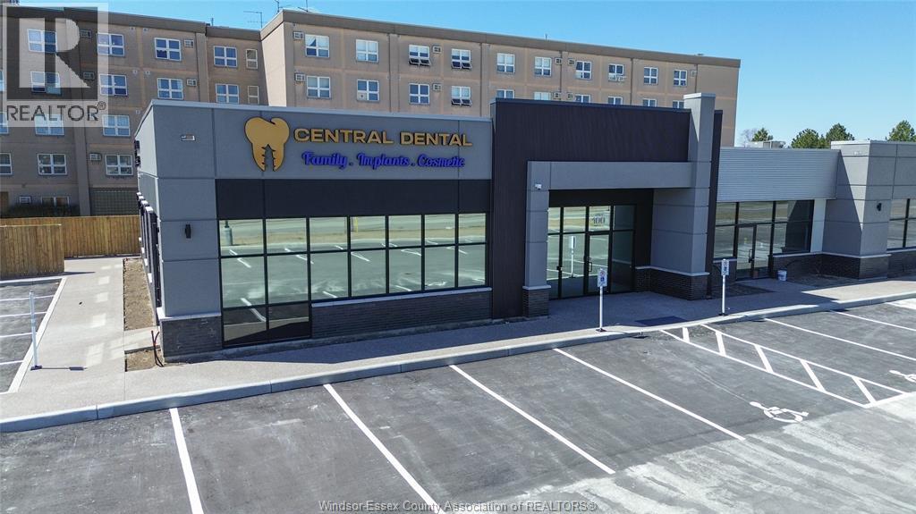 2385 CENTRAL AVENUE, Windsor, Ontario