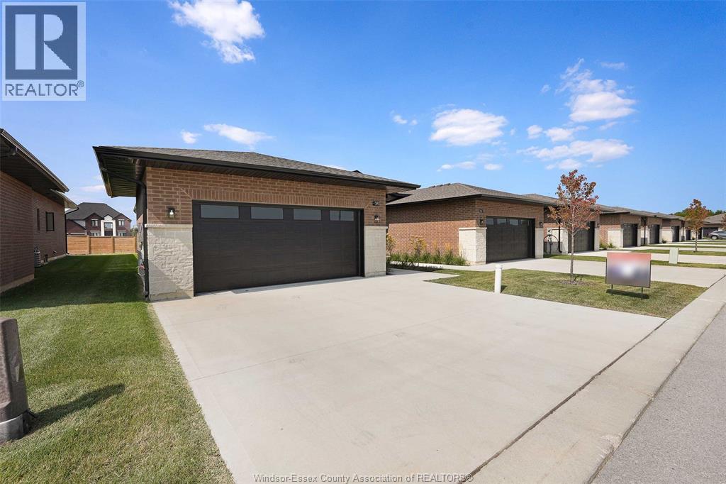 592 Lily Mac Boulevard, Windsor, Ontario  N6E 3N7 - Photo 4 - 25031554