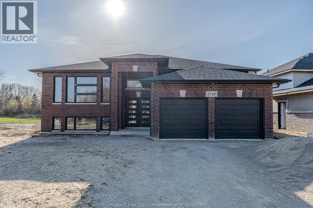 2588 Mayfair, Lasalle, Ontario  N9J 2M6 - Photo 1 - 25031568