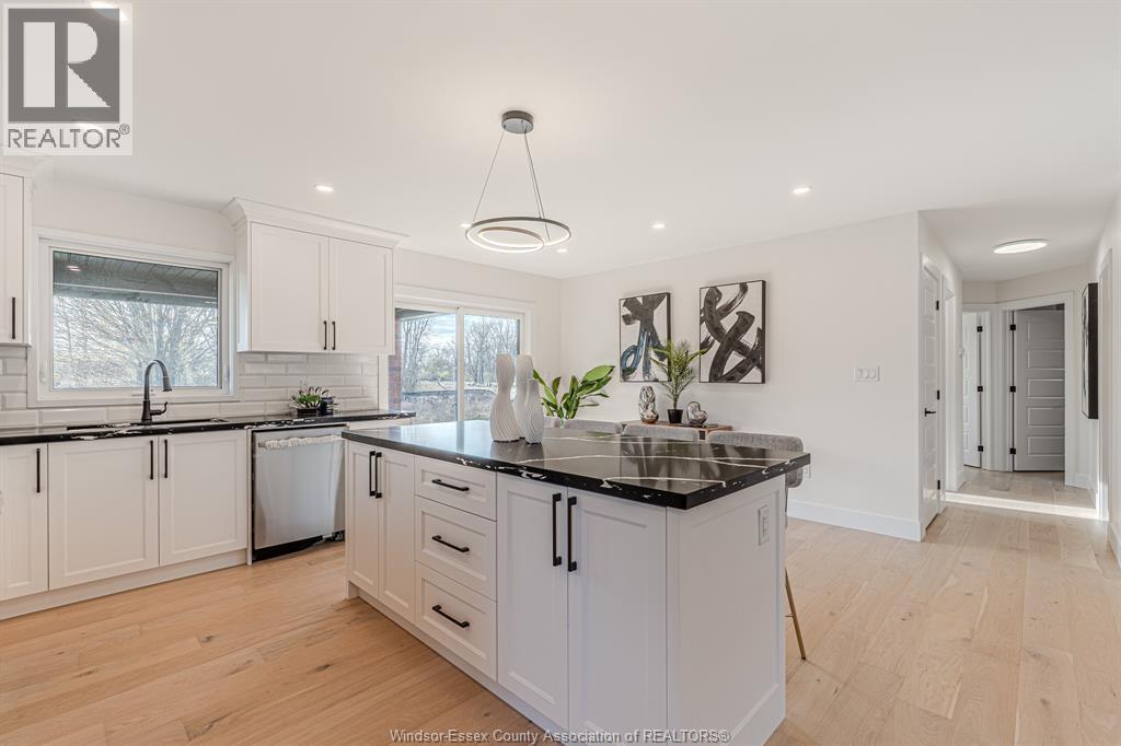 2588 Mayfair, Lasalle, Ontario  N9J 2M6 - Photo 11 - 25031568