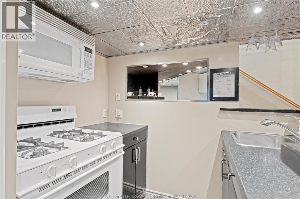 3315 Tecumseh Road East, Windsor, Ontario  N8W 1H4 - Photo 15 - 25031663