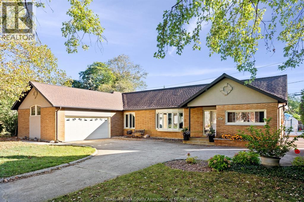3740 OUELLETTE, Windsor, Ontario