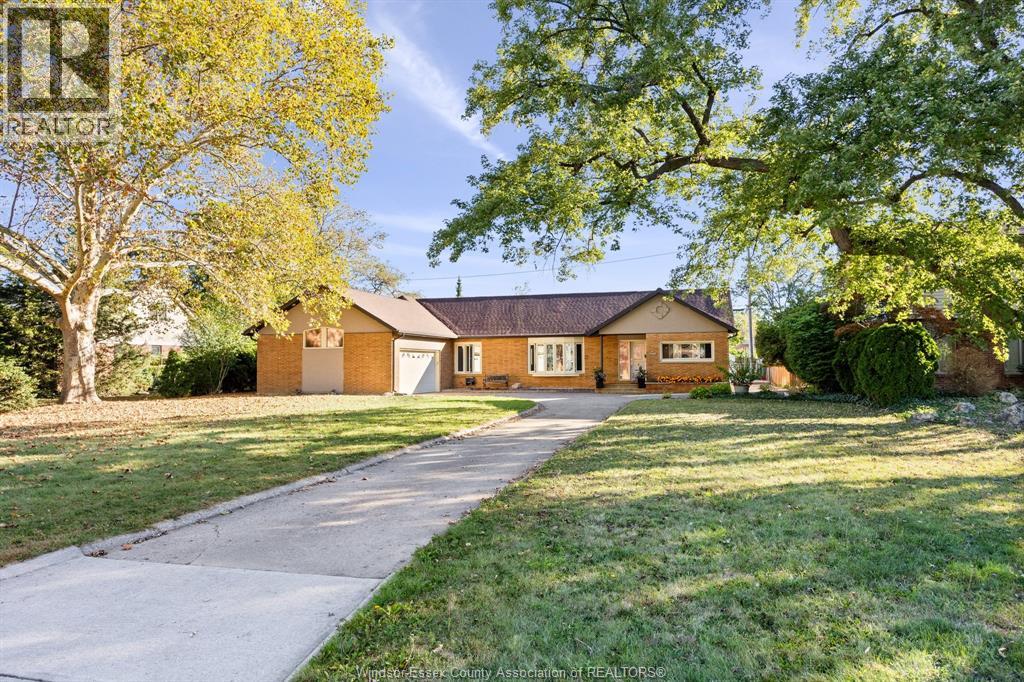 3740 Ouellette, Windsor, Ontario  N9E 3M7 - Photo 2 - 25031703
