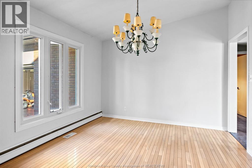 3740 Ouellette, Windsor, Ontario  N9E 3M7 - Photo 4 - 25031703