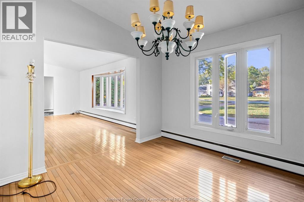 3740 Ouellette, Windsor, Ontario  N9E 3M7 - Photo 5 - 25031703