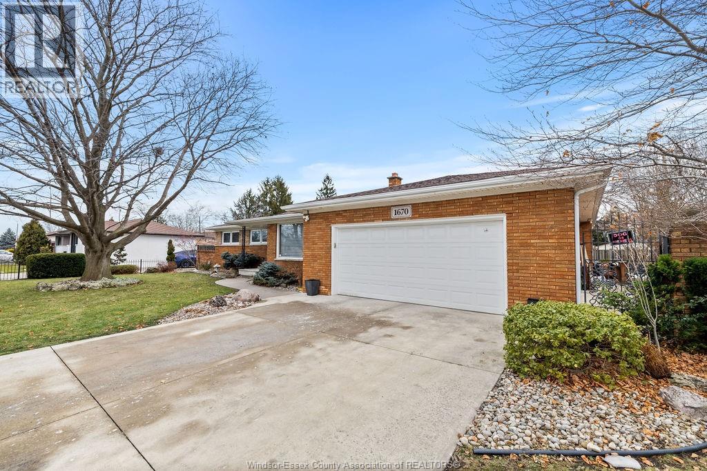 1670 Campbell Avenue, Windsor, Ontario  N9B 2K6 - Photo 26 - 25031884