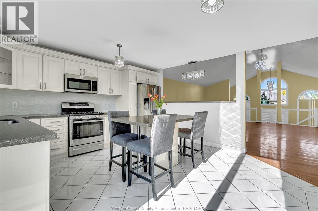4305 Golfcourse Crescent, Windsor, Ontario  N9G 2P5 - Photo 11 - 25032091
