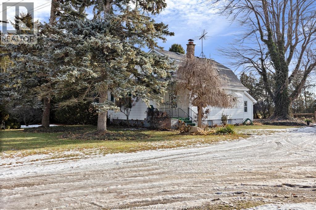 424 County Rd 14, Kingsville, Ontario