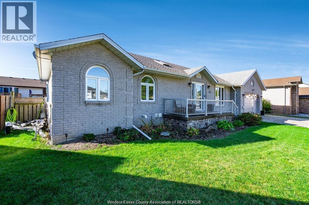 1631 CHERRYWOOD DRIVE, Lakeshore, Ontario