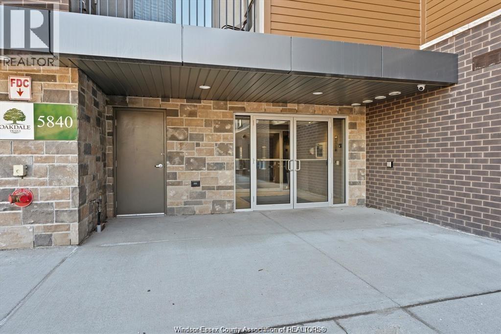 5840 Newman Boulevard Unit# 103, Lasalle, Ontario  N9J 0E3 - Photo 2 - 26000370