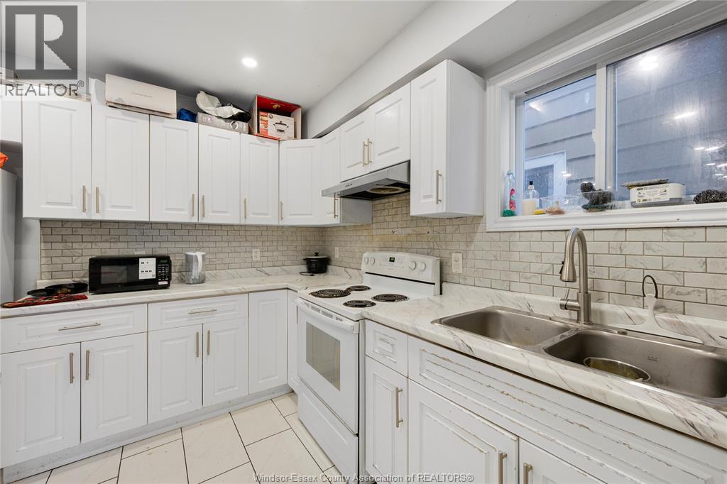 926 Curry Avenue, Windsor, Ontario  N9B 2C5 - Photo 12 - 26000381