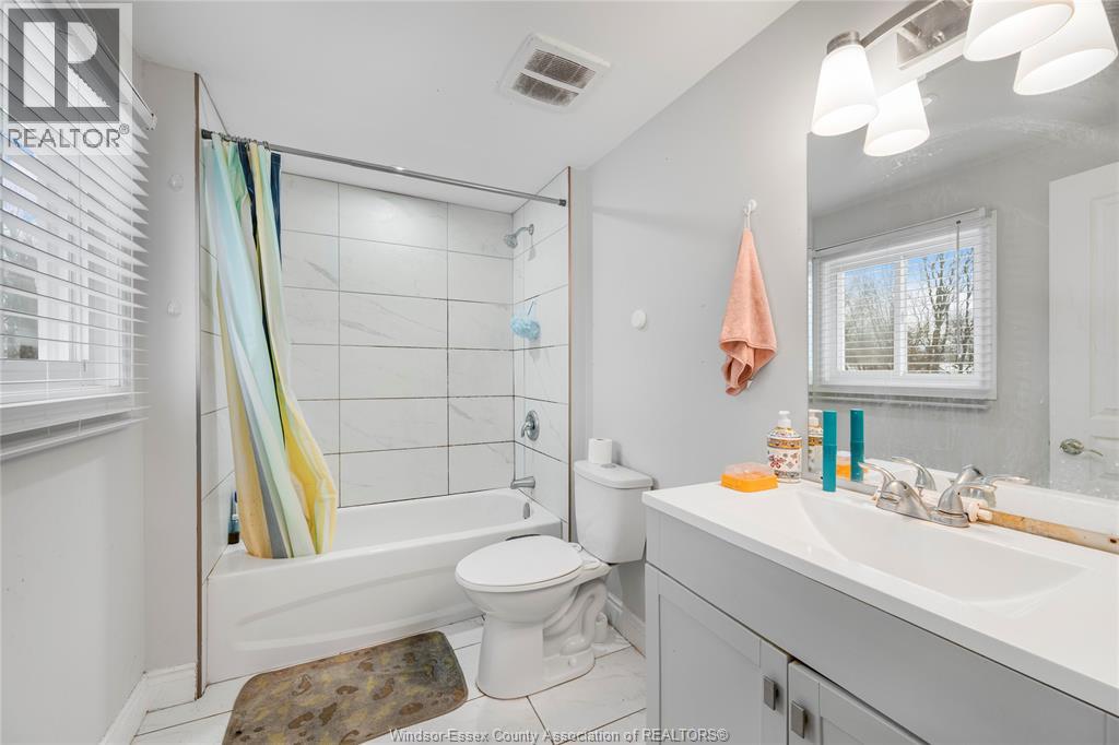 926 Curry Avenue, Windsor, Ontario  N9B 2C5 - Photo 22 - 26000381