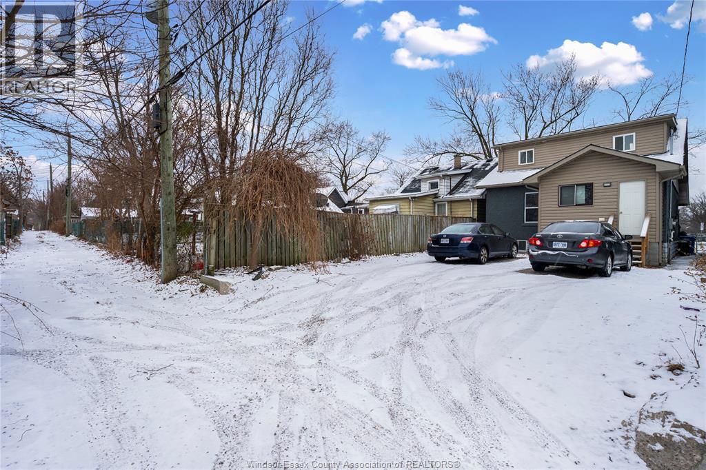 926 Curry Avenue, Windsor, Ontario  N9B 2C5 - Photo 31 - 26000381