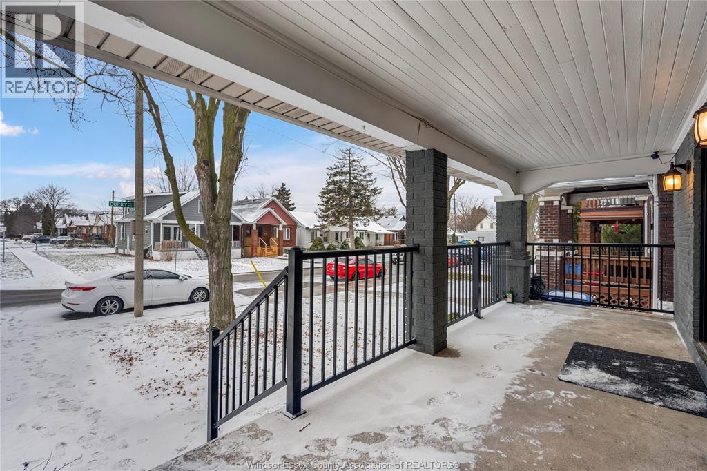 926 Curry Avenue, Windsor, Ontario  N9B 2C5 - Photo 5 - 26000381