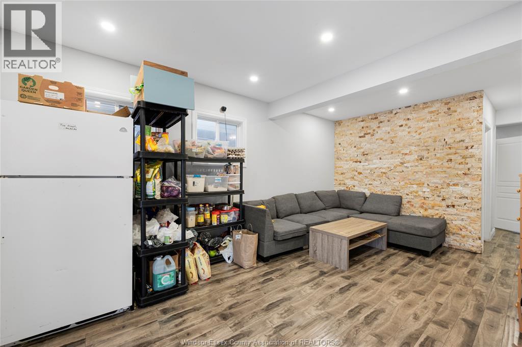 926 Curry Avenue, Windsor, Ontario  N9B 2C5 - Photo 6 - 26000381