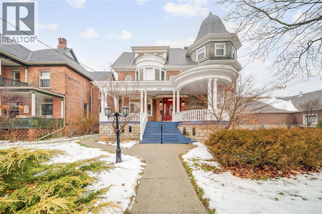 259 Wellington Street West, Chatham, Ontario  N7M 1J9 - Photo 2 - 26000244