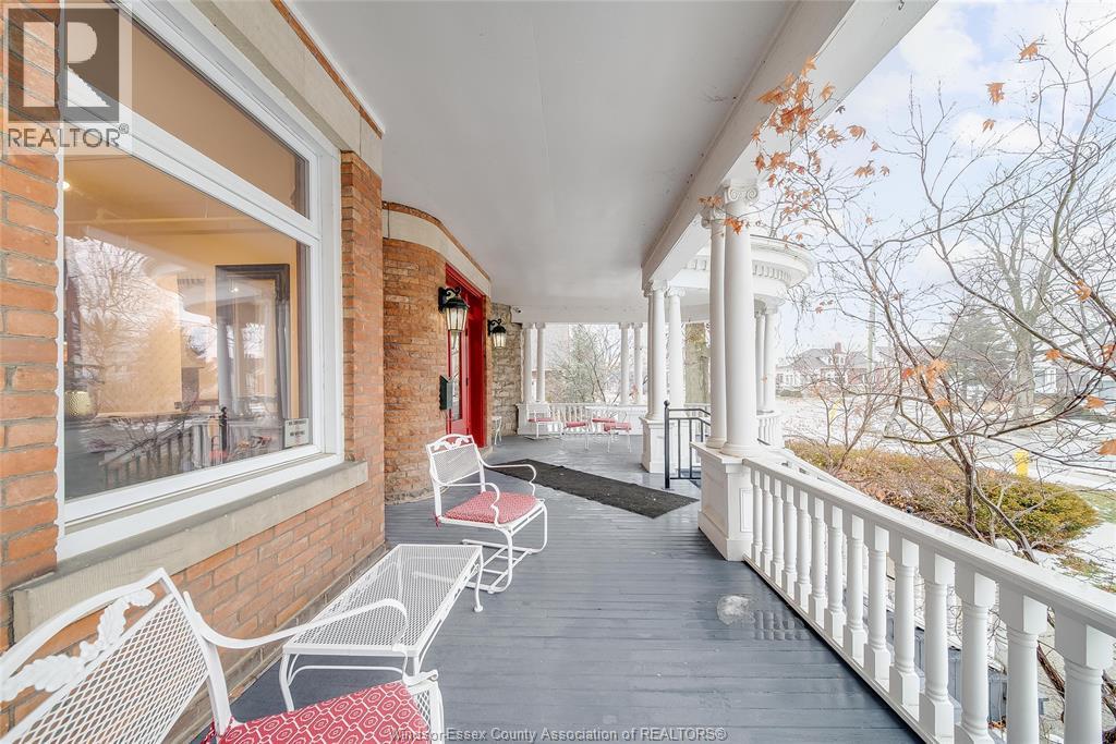 259 Wellington Street West, Chatham, Ontario  N7M 1J9 - Photo 3 - 26000244
