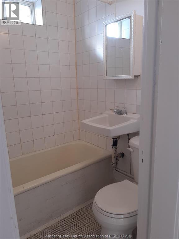 147 Janette Avenue, Windsor, Ontario  N9A 4Y7 - Photo 6 - 26000548