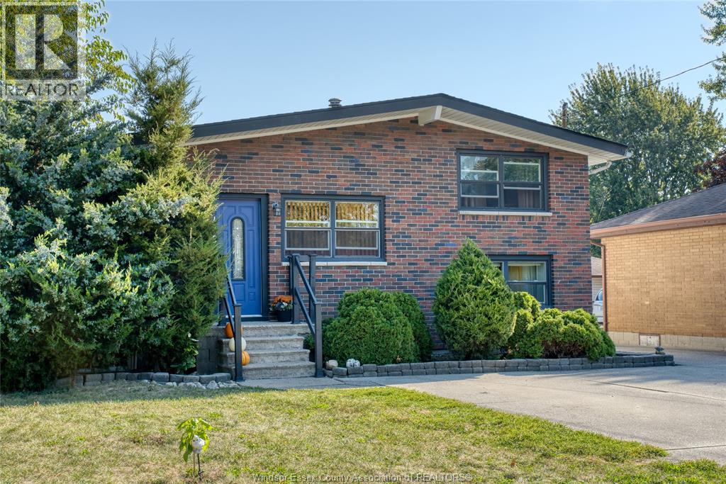 426 Lesperance Road, Tecumseh, Ontario  N8N 1W4 - Photo 2 - 26000572