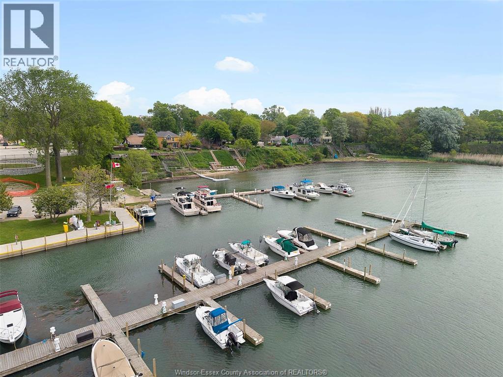 100 JACKSON STREET, Colchester, Ontario