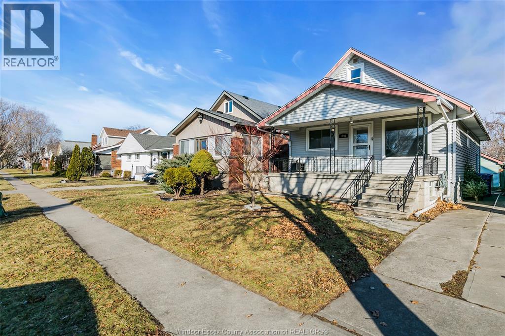 1794 Gladstone, Windsor, Ontario  N8W 2N3 - Photo 2 - 26000936