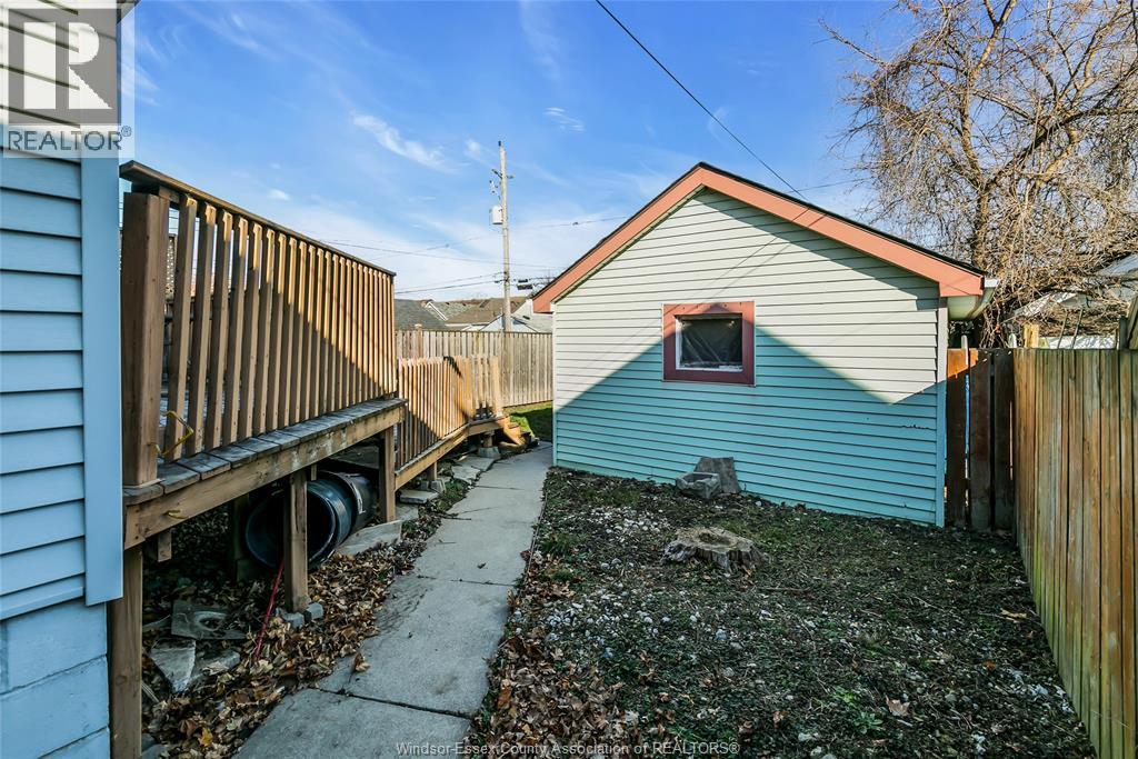 1794 Gladstone, Windsor, Ontario  N8W 2N3 - Photo 24 - 26000936