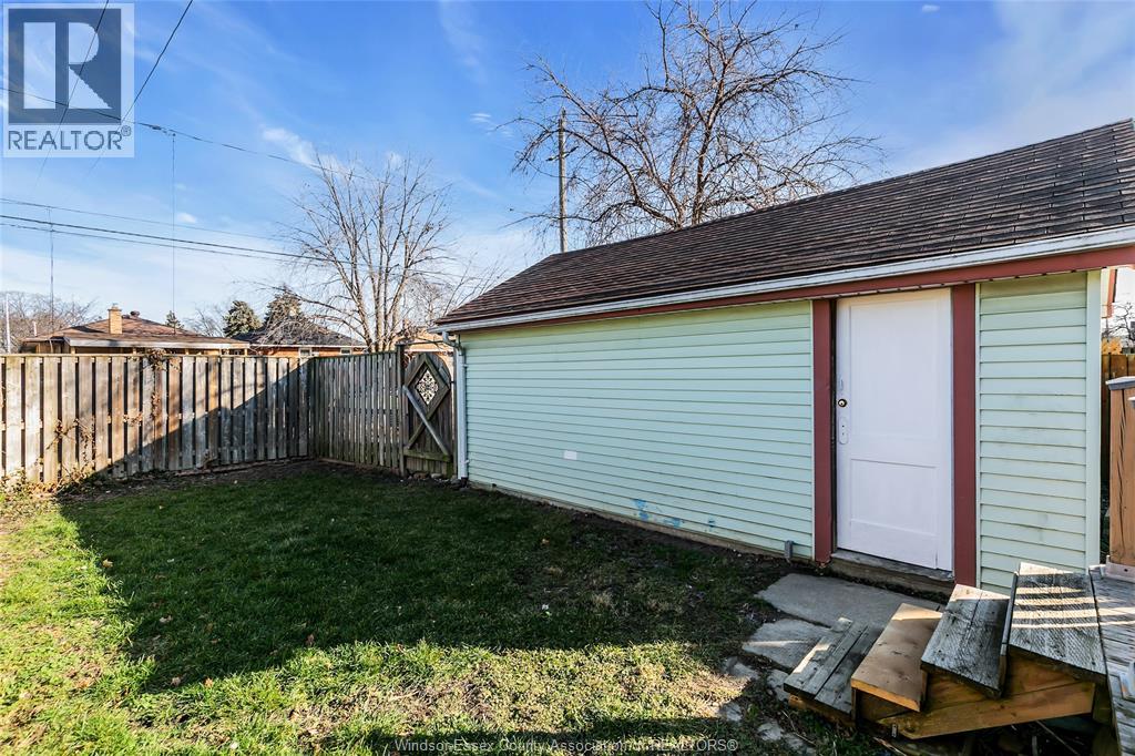 1794 Gladstone, Windsor, Ontario  N8W 2N3 - Photo 25 - 26000936