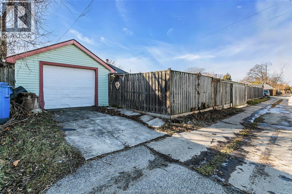 1794 Gladstone, Windsor, Ontario  N8W 2N3 - Photo 26 - 26000936