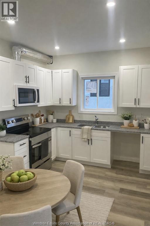 647 Janette Unit# B, Windsor, Ontario  N9A 4Z8 - Photo 4 - 26000958