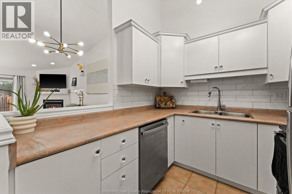 3772 Prairie Court, Windsor, Ontario  N9G 2X3 - Photo 7 - 26001047