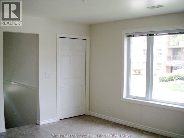 675 Chippawa Unit# Per Room, Windsor, Ontario  N9C 0A6 - Photo 5 - 26001109