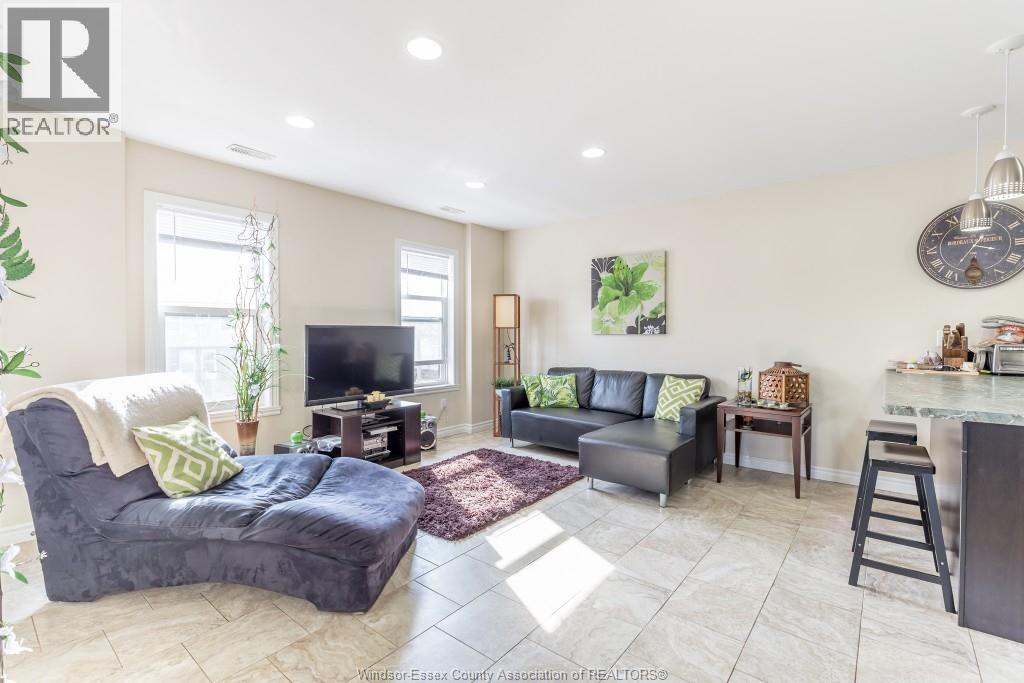 528 Chippawa Unit# Per Room, Windsor, Ontario  N9C 2W3 - Photo 7 - 26001103