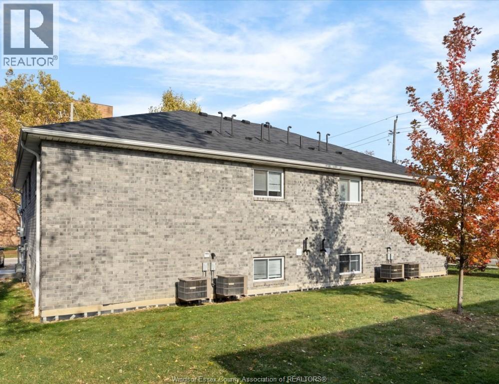 675 Chippawa Unit# Per Room, Windsor, Ontario  N9C 0A6 - Photo 18 - 26001093
