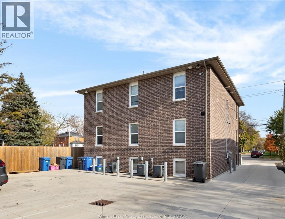 3340 Bloomfield Unit# Per Room, Windsor, Ontario  N9C 1R3 - Photo 9 - 26001118